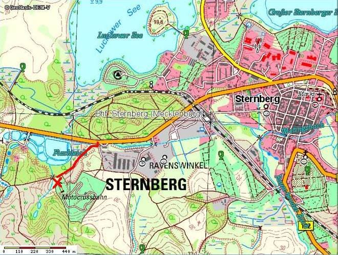 Kartenausschnitt: Zufahrt von der B 104 am Ortseingang Sternberg